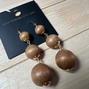 Brown beaded earrings. Never been wore.